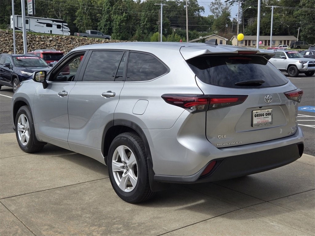 Used 2024 Toyota Highlander LE SUV