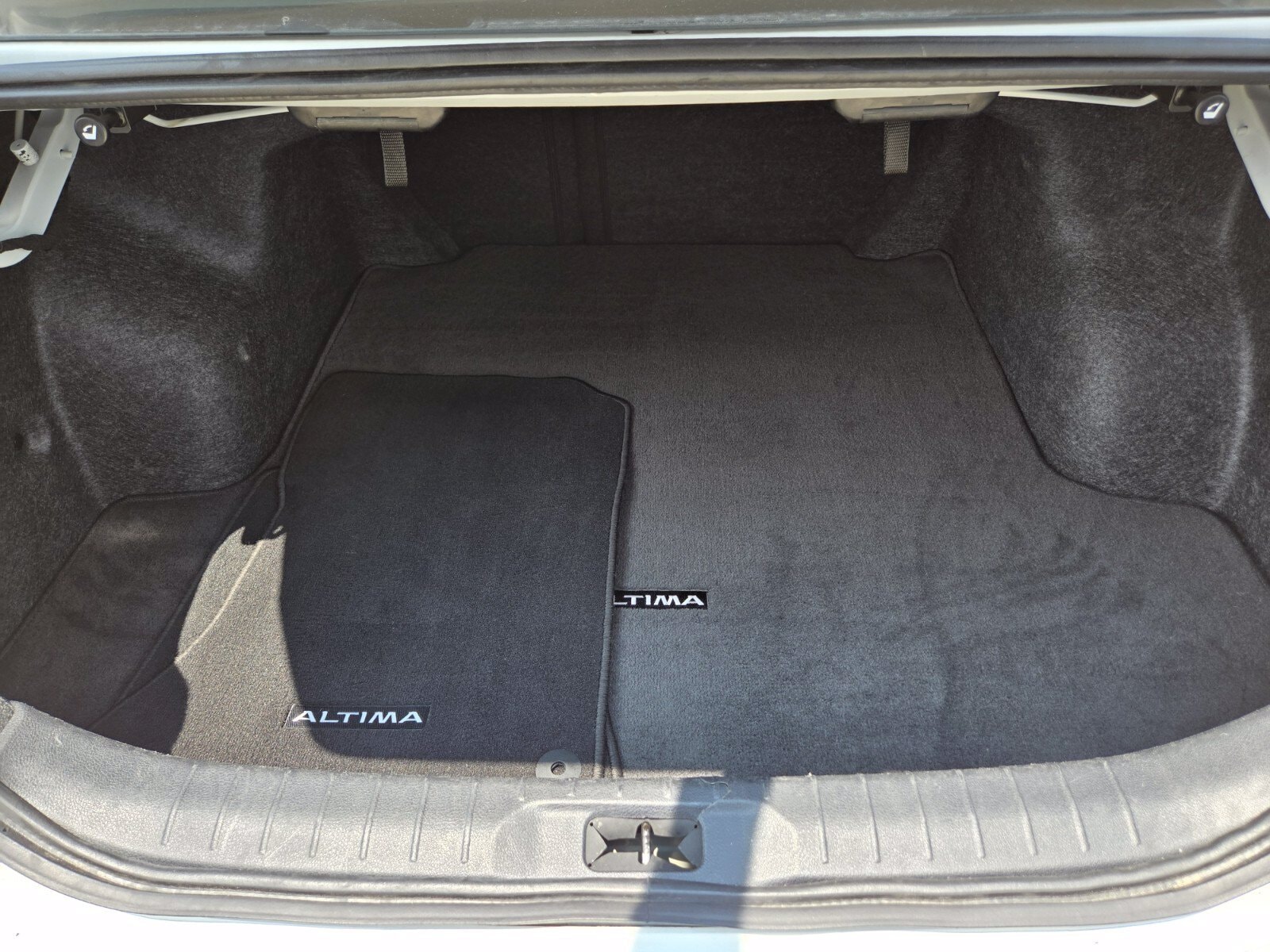 2025 Nissan Altima SV - Photo 15