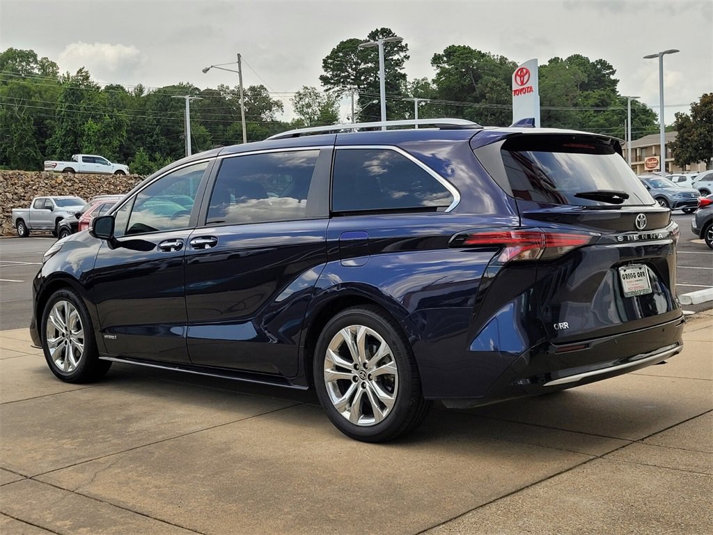 2021 Toyota Sienna Limited photo 3