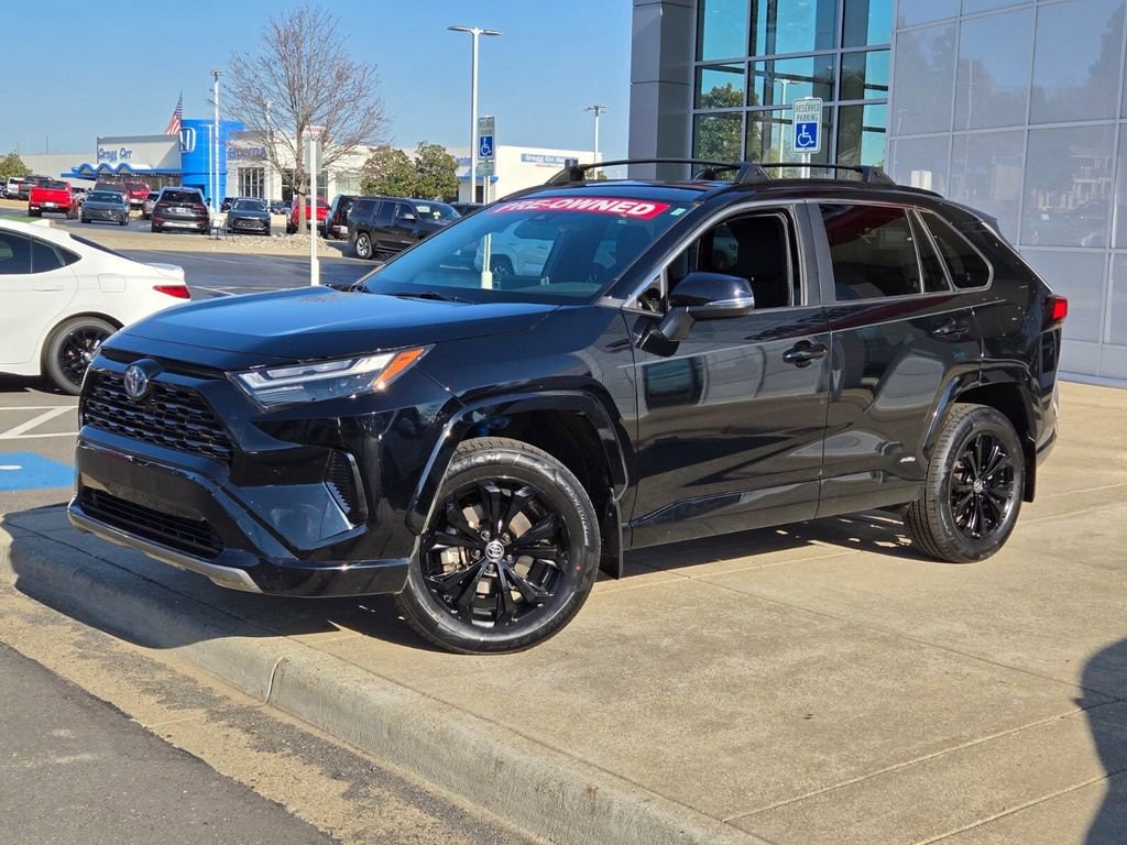 2023 Toyota RAV4 SE