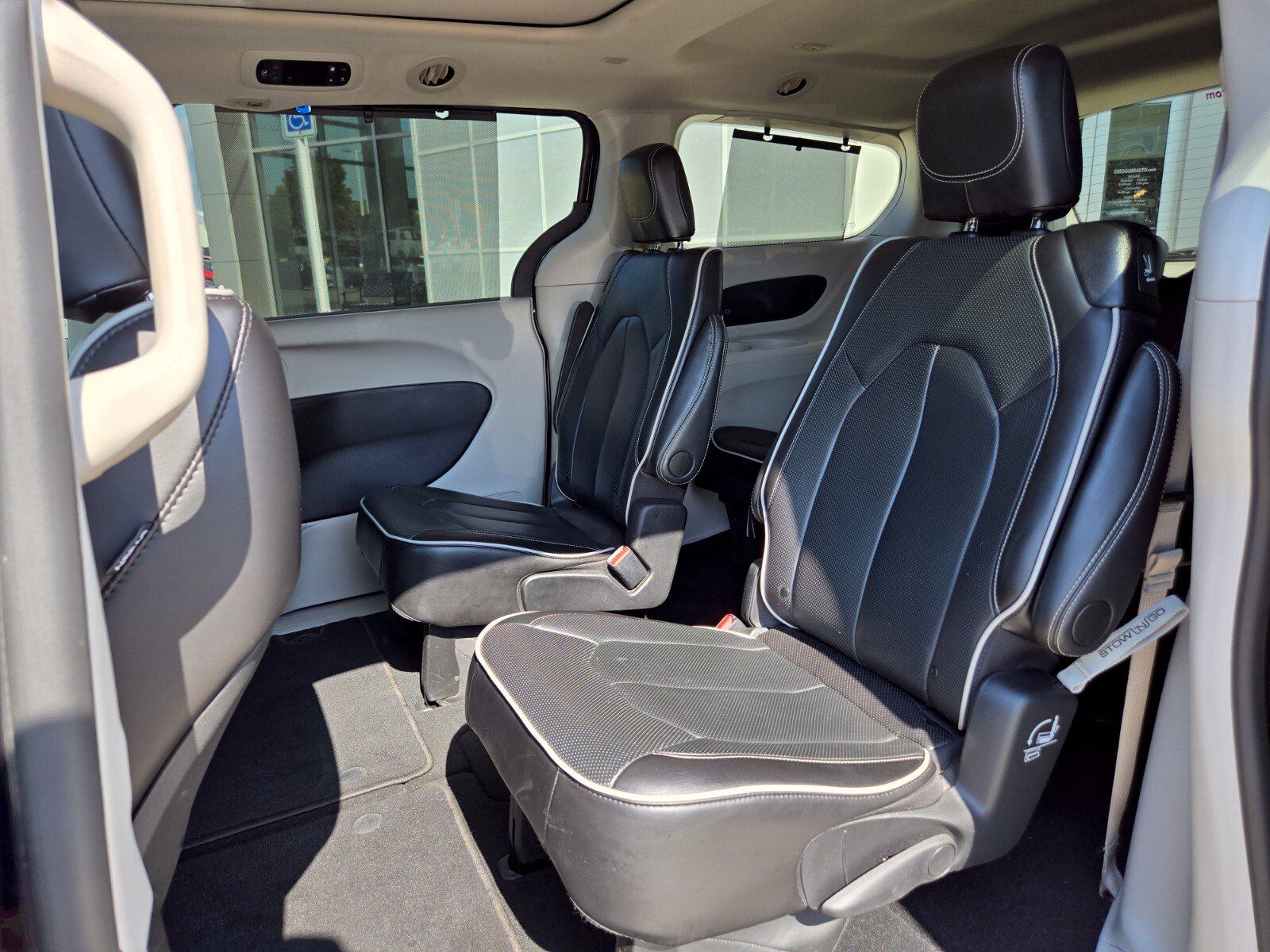 2024 Chrysler Pacifica Limited - Photo 13