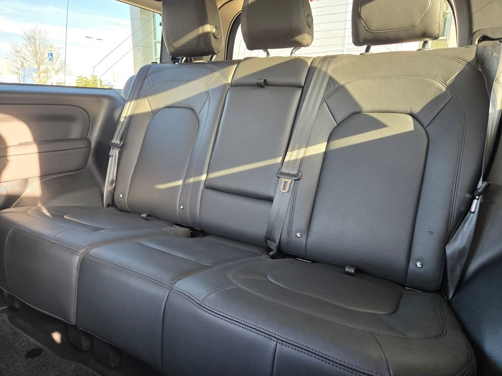 2024 Land Rover Defender S - Photo 16