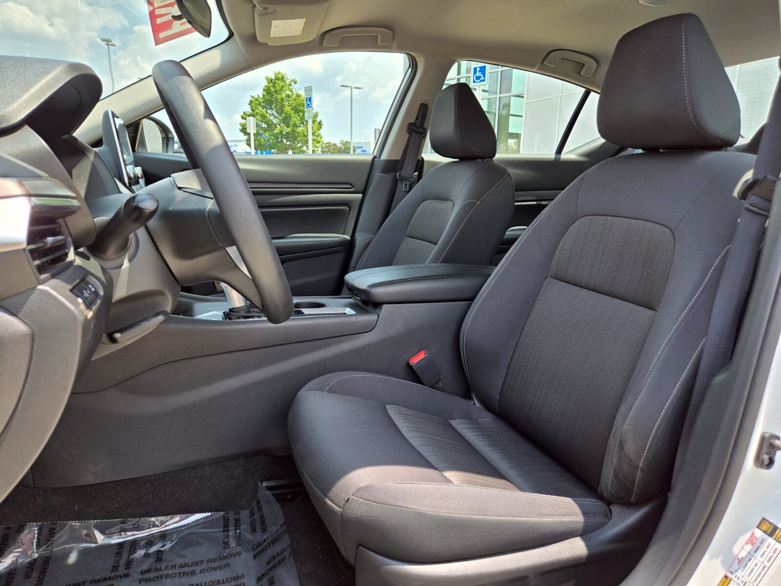 2025 Nissan Altima SV - Photo 8