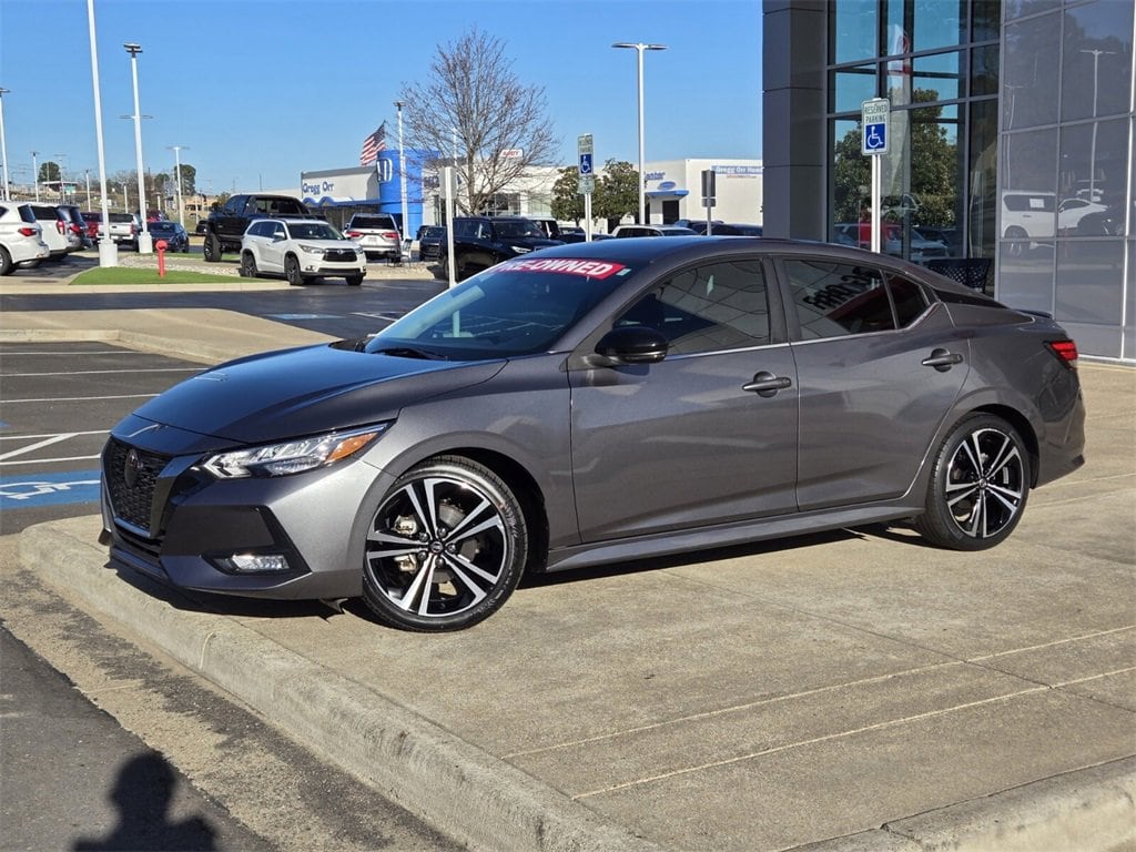 2021 Nissan Sentra SR's photo
