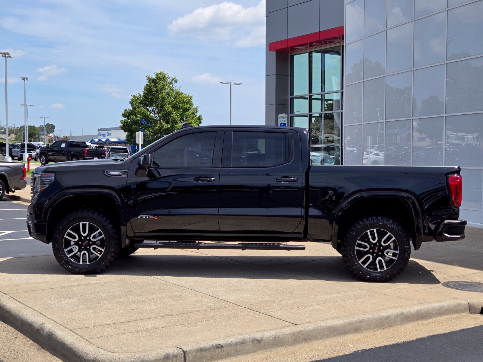 Used 2023 GMC Sierra 1500 AT4 with VIN 1GTUUEE80PZ246358 for sale in Little Rock