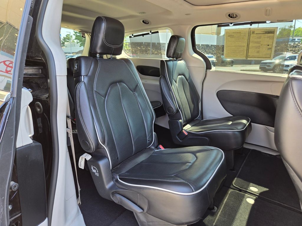 2024 Chrysler Pacifica Limited - Photo 21