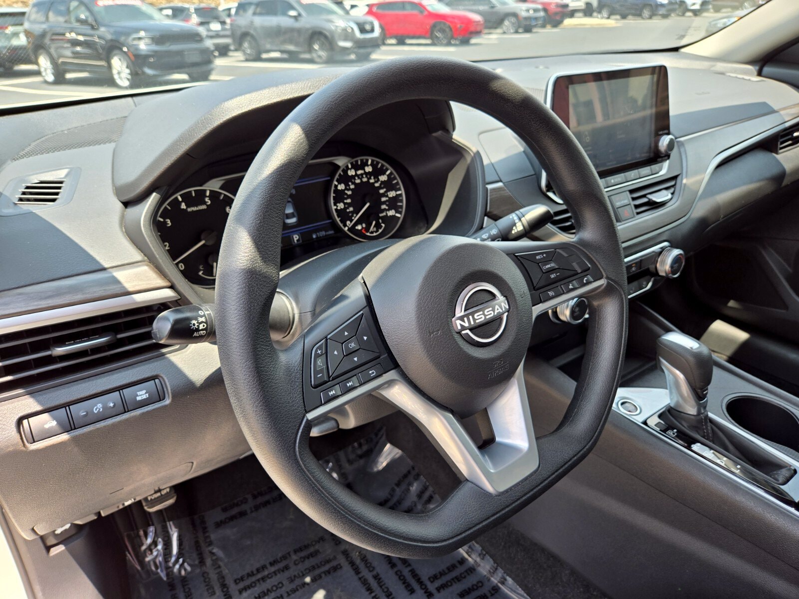 2025 Nissan Altima SV - Photo 10