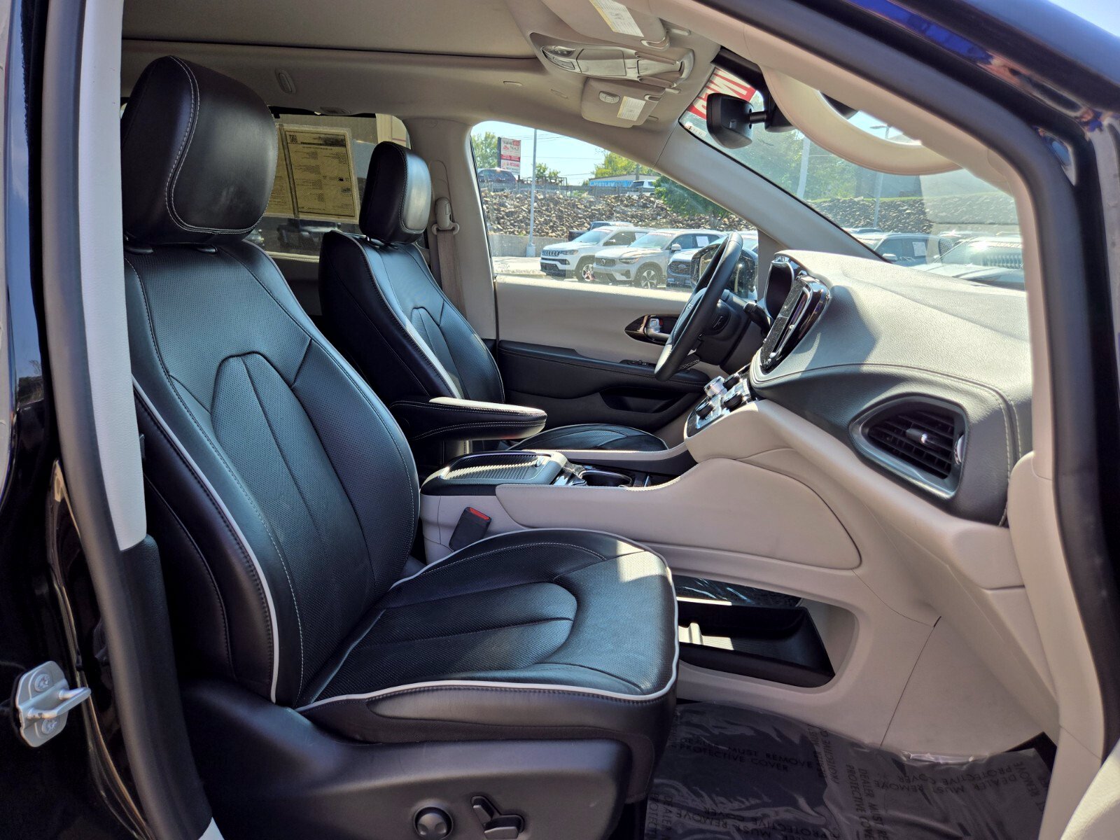 2024 Chrysler Pacifica Limited - Photo 21