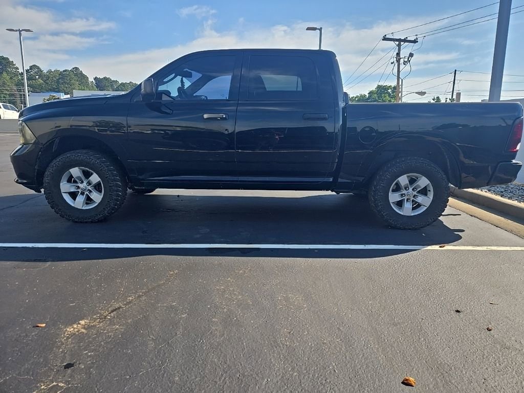 2013 RAM 1500 Express 4x4 Crew Cab's photo