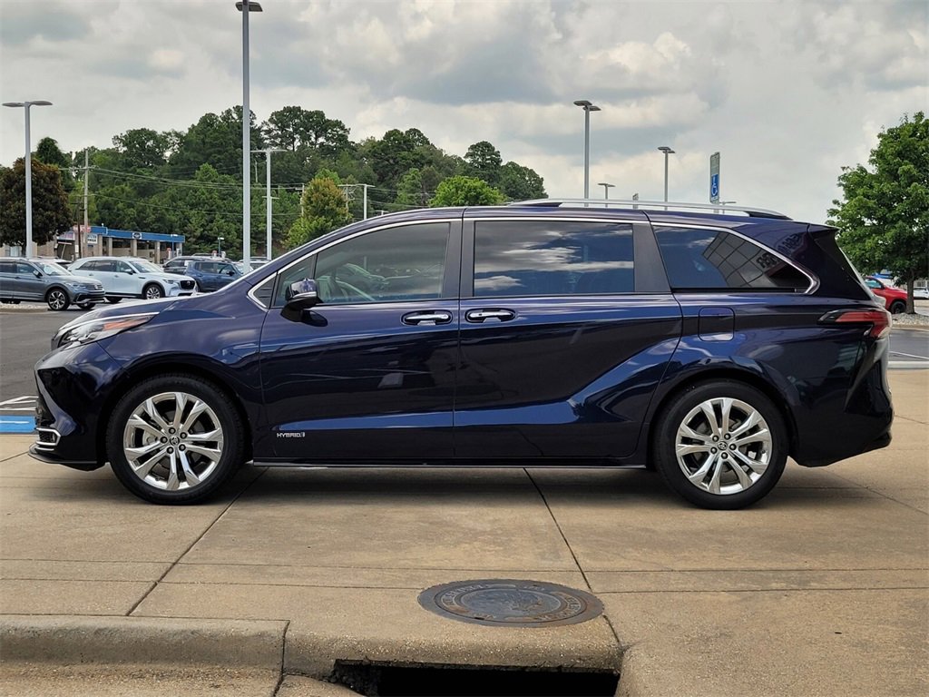 2021 Toyota Sienna Limited photo 2