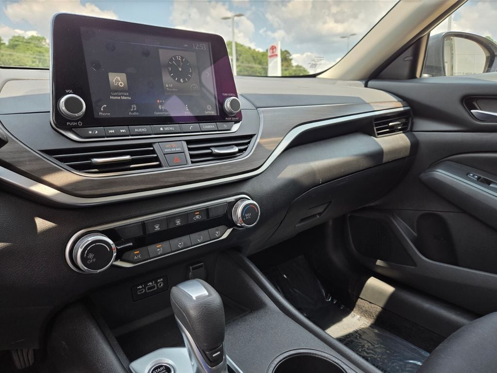 2025 Nissan Altima SV - Photo 21