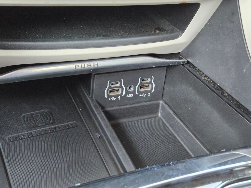 2024 Chrysler Pacifica Limited - Photo 30