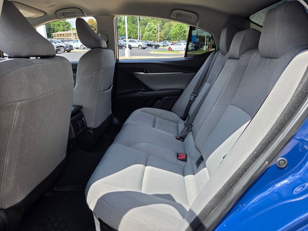 2025 Toyota Camry LE - Photo 12
