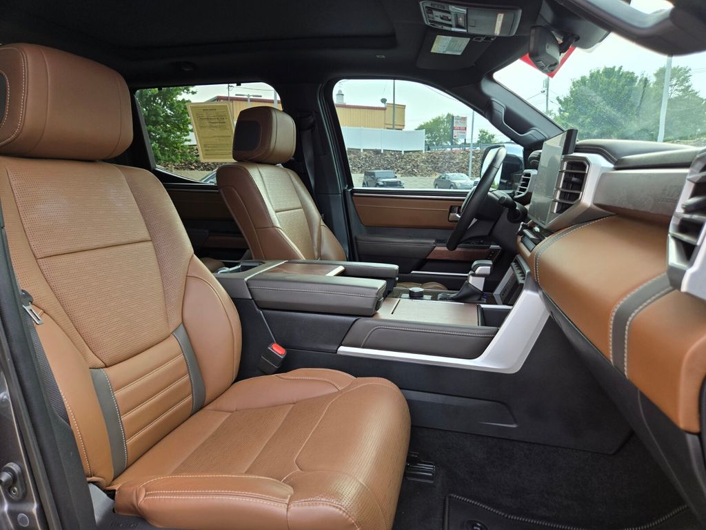 2024 Toyota Tundra 1794 Edition - Photo 20