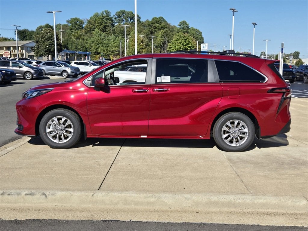 New 2025 Toyota Sienna XLE Van Passenger Van