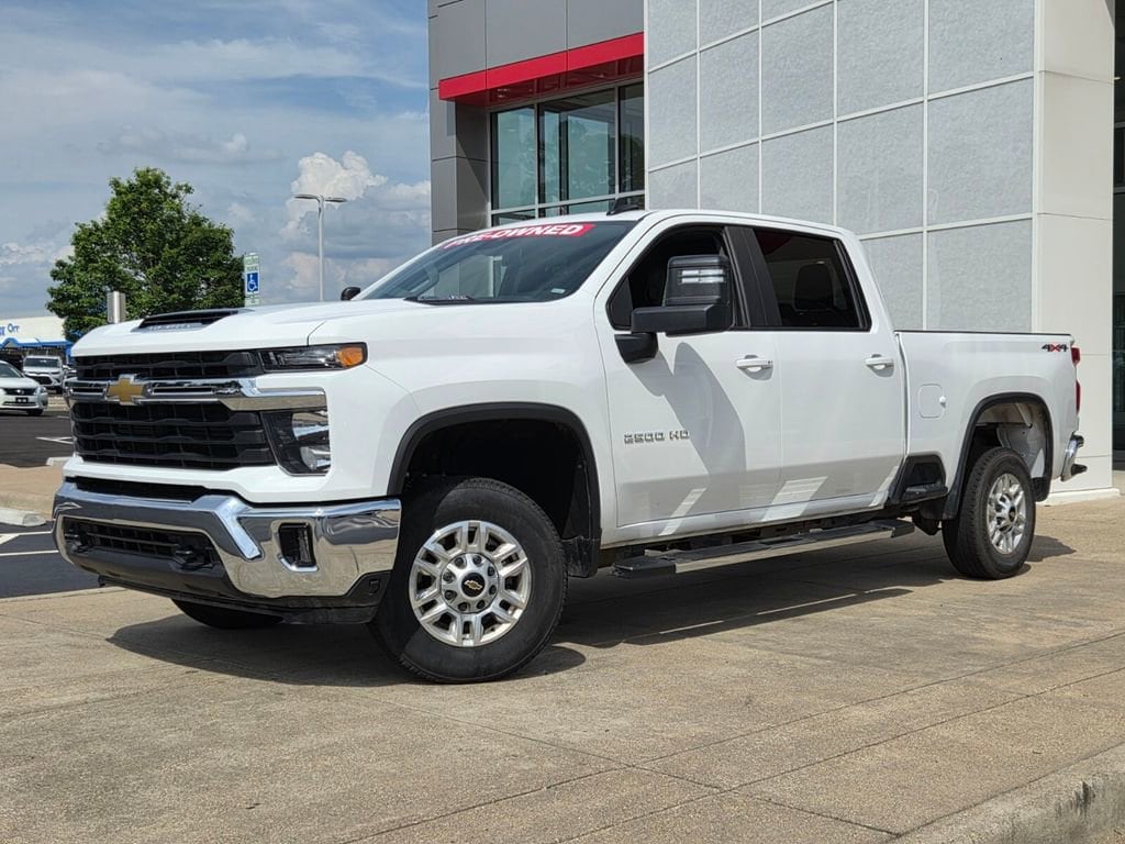 2025 Chevrolet Silverado HD LT 4WD Crew Cab Standard Box's photo