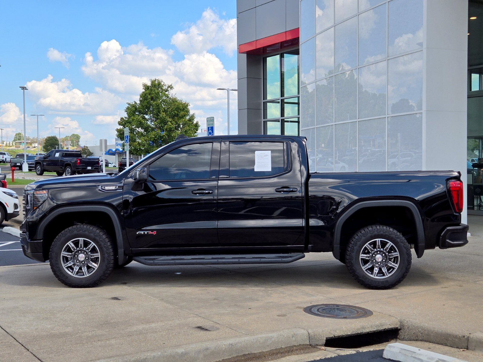 Used 2024 GMC Sierra 1500 AT4 with VIN 1GTUUEE81RZ312841 for sale in Little Rock