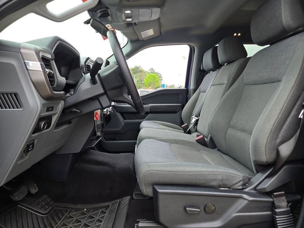 2025 Ford F-150 XLT - Photo 12