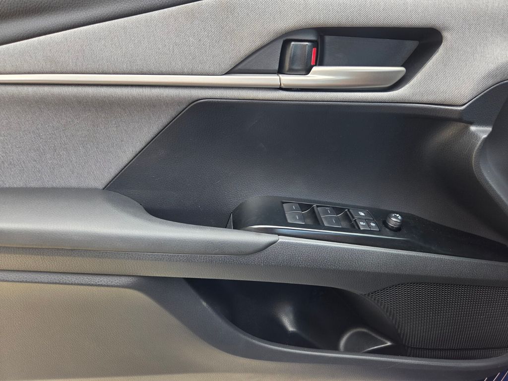2025 Toyota Camry LE - Photo 35