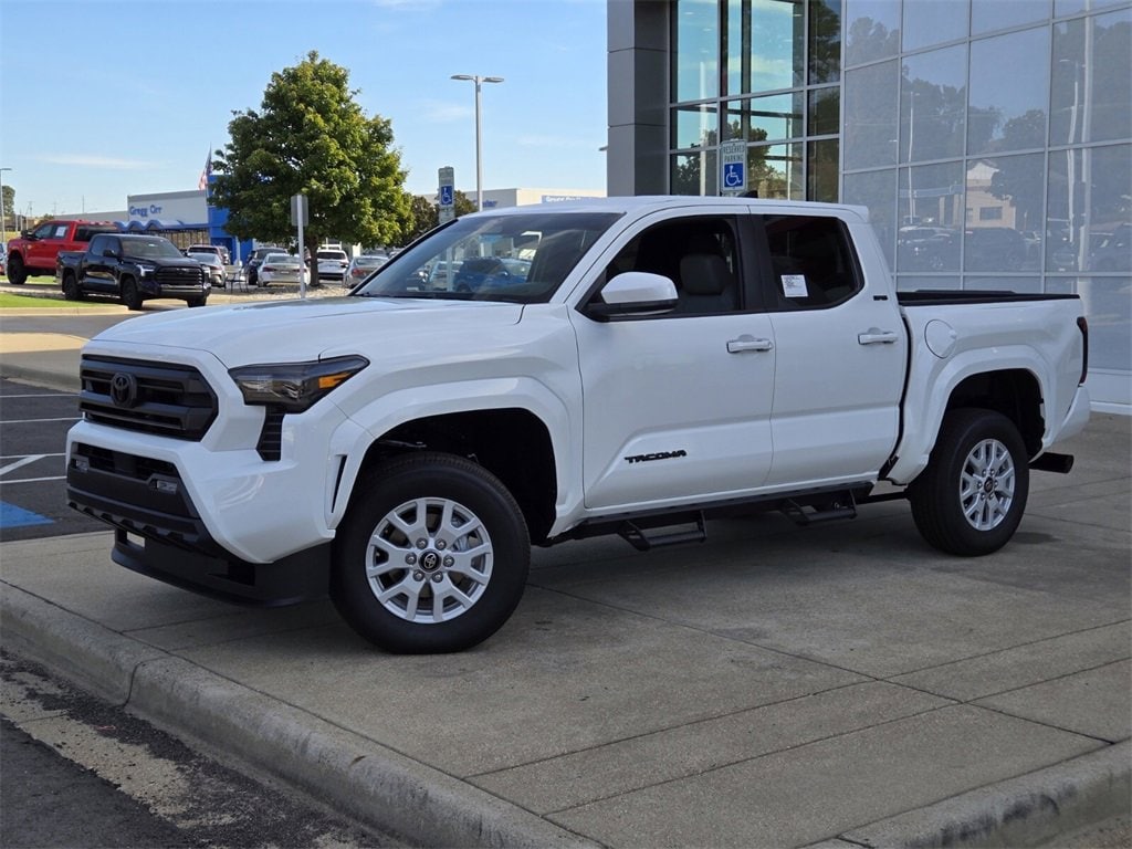 2025 Toyota Tacoma SR5's photo
