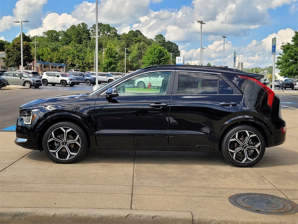 2024 Kia Niro Plug-In Hybrid SX Touring photo 2