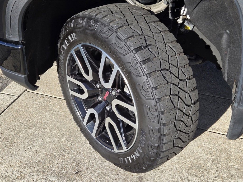 Used 2025 GMC Sierra 1500 AT4 with VIN 3GTUUEEL7SG108801 for sale in Little Rock