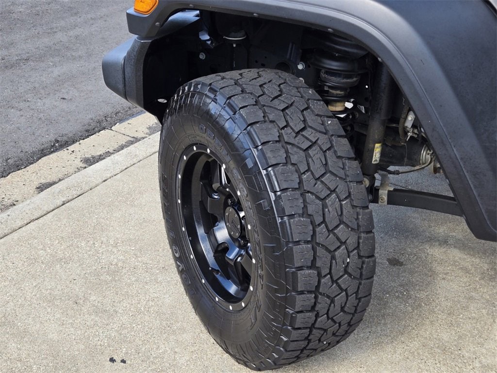 Used 2020 Jeep Gladiator Sport Truck Crew Cab