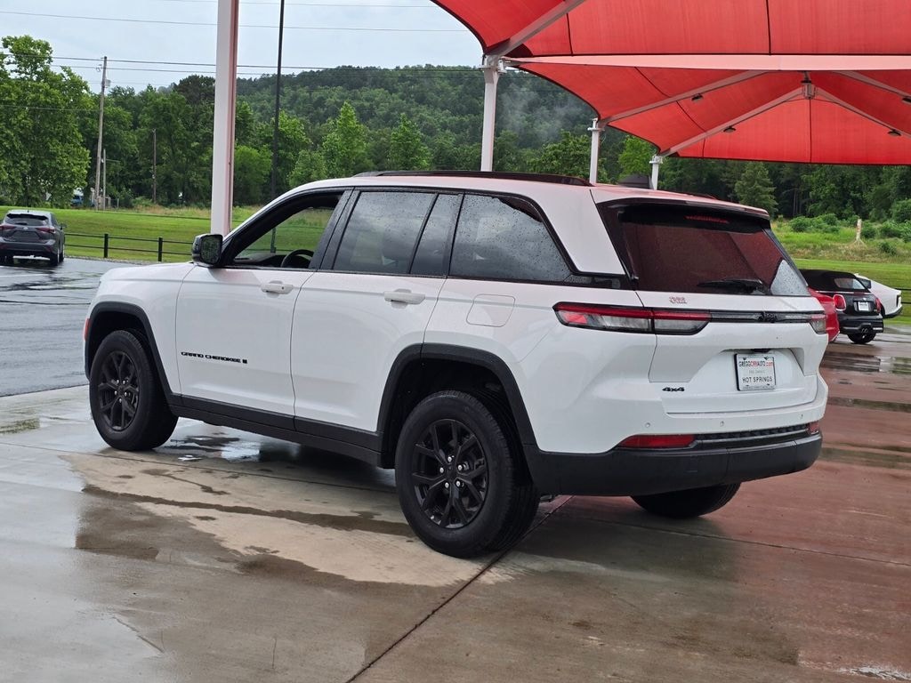 Used 2025 Jeep Grand Cherokee Altitude SUV