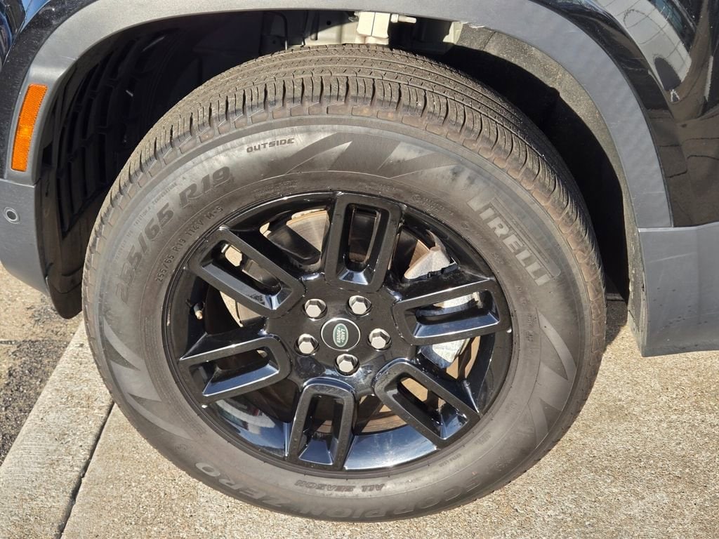 2024 Land Rover Defender S - Photo 11