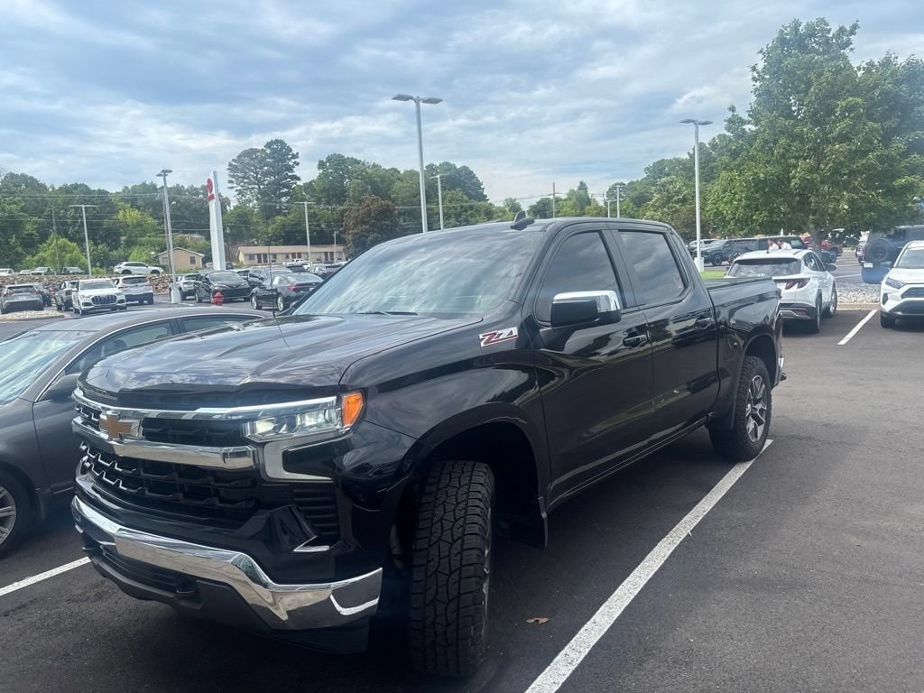 Used 2024 Chevrolet Silverado 1500 LT w/1LT Truck Crew Cab