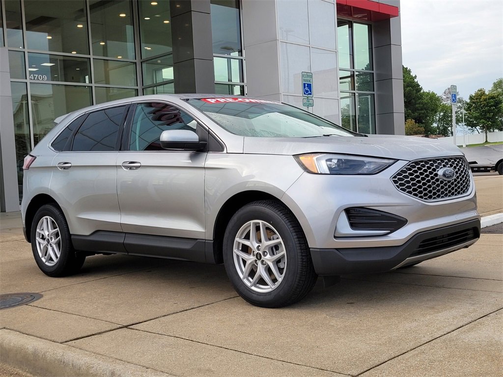2024 Ford Edge SEL photo 4