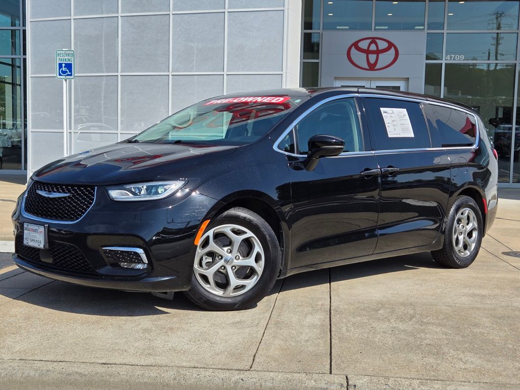 Used 2024 Chrysler Pacifica Limited