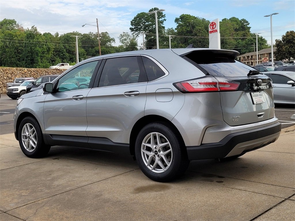 2024 Ford Edge SEL photo 3