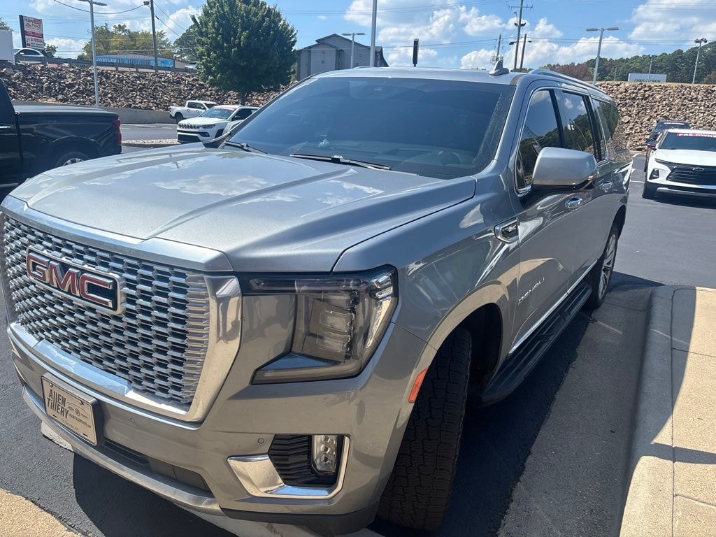 Used 2023 GMC Yukon XL Denali SUV