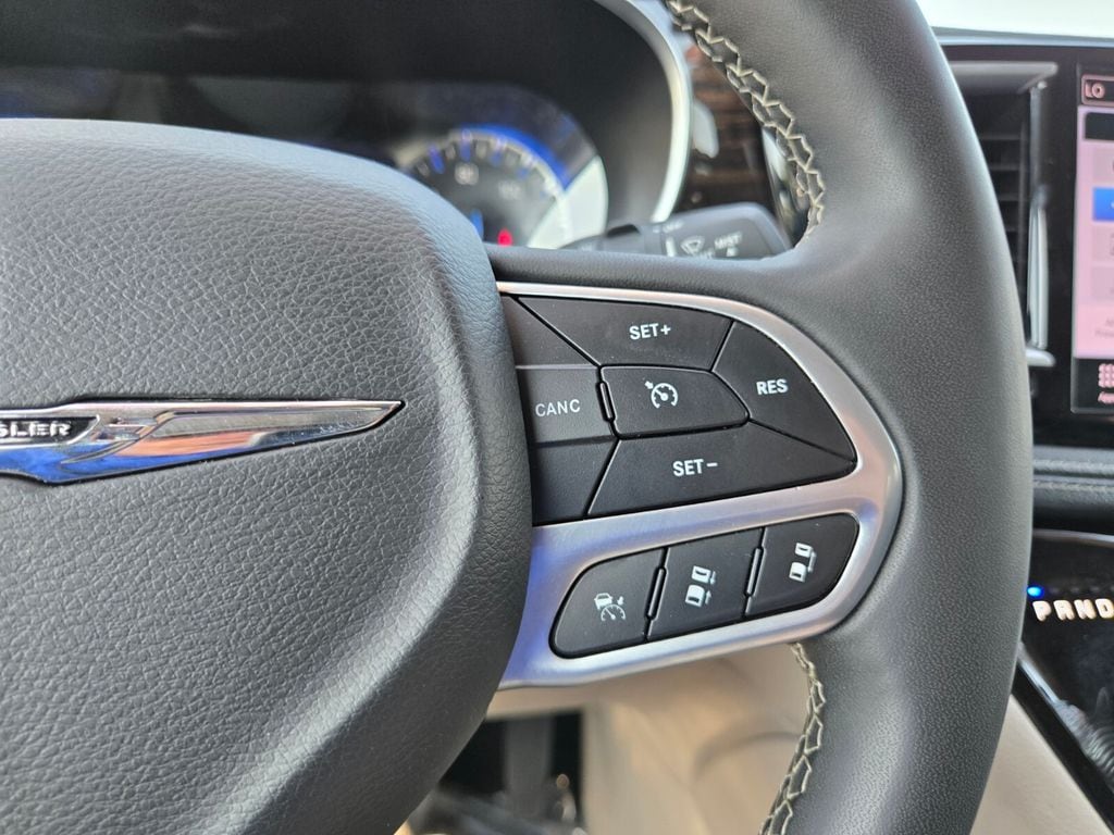 2024 Chrysler Pacifica Limited - Photo 33