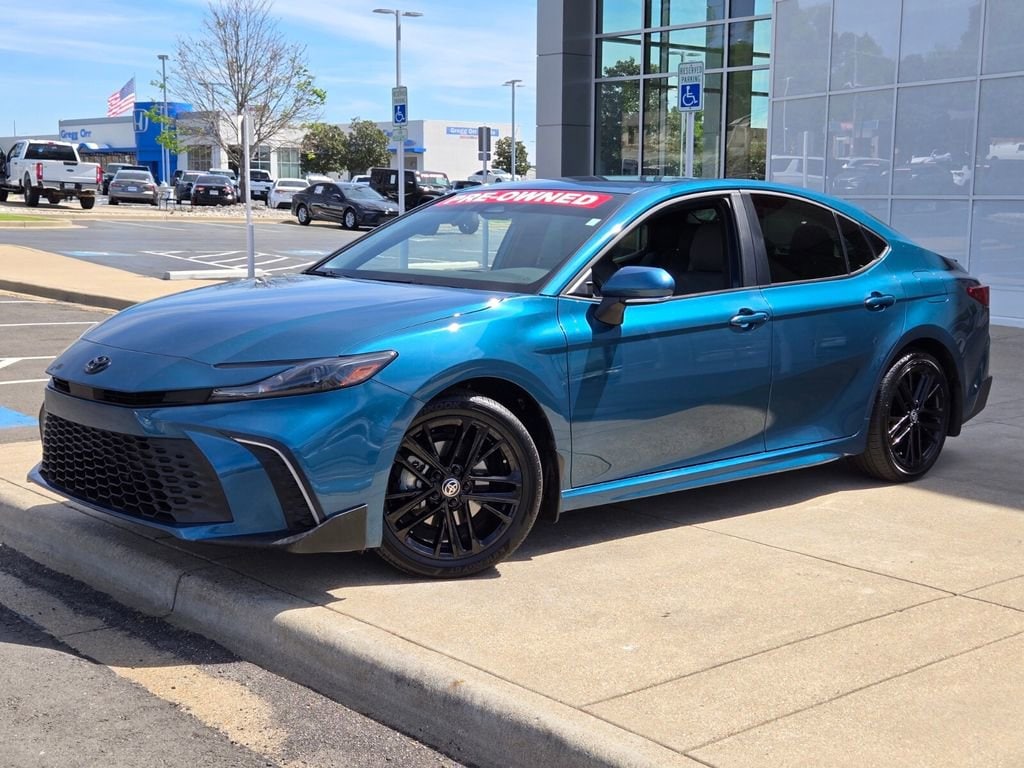 Used 2025 Toyota Camry SE Sedan