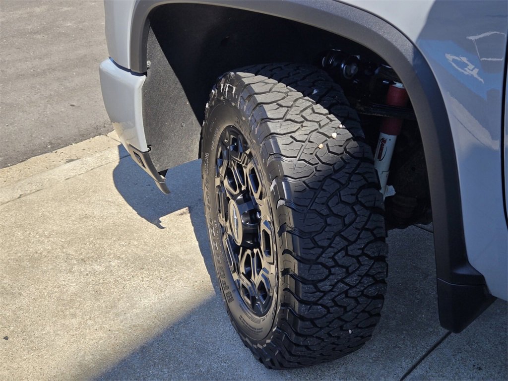 2024 Chevrolet Silverado 2500HD LTZ photo 2