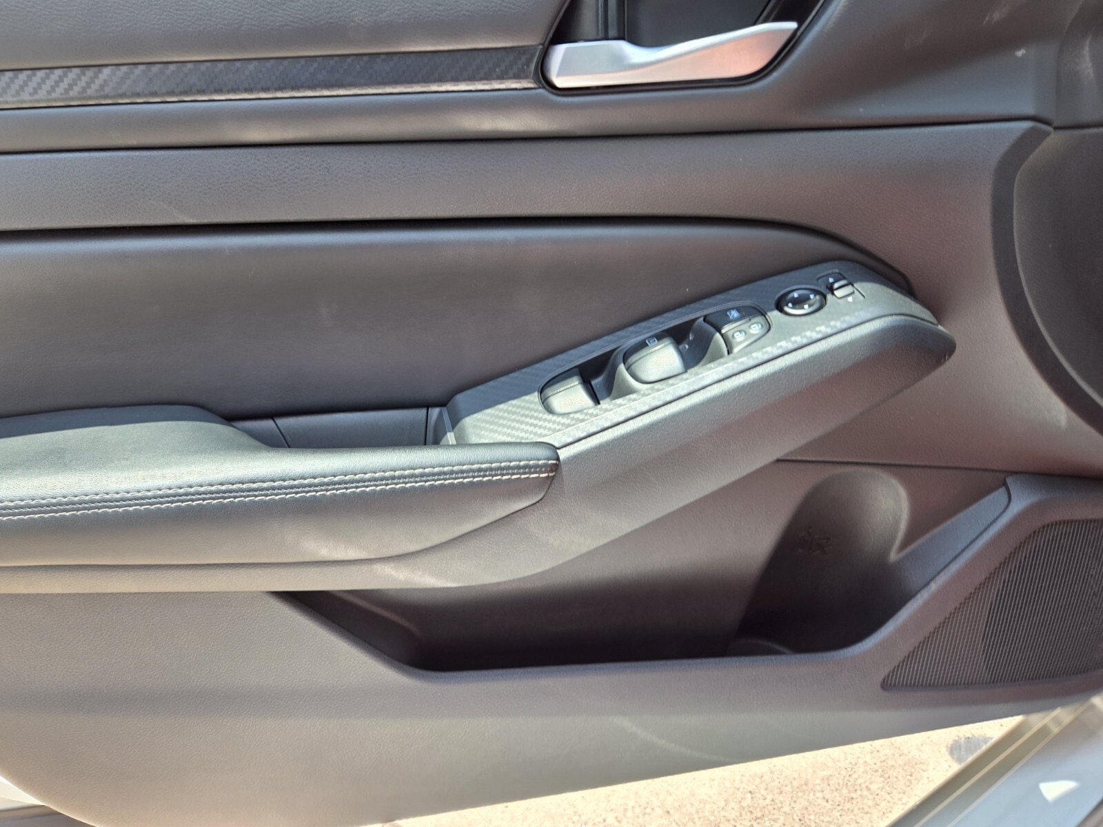 2025 Nissan Altima SV - Photo 29
