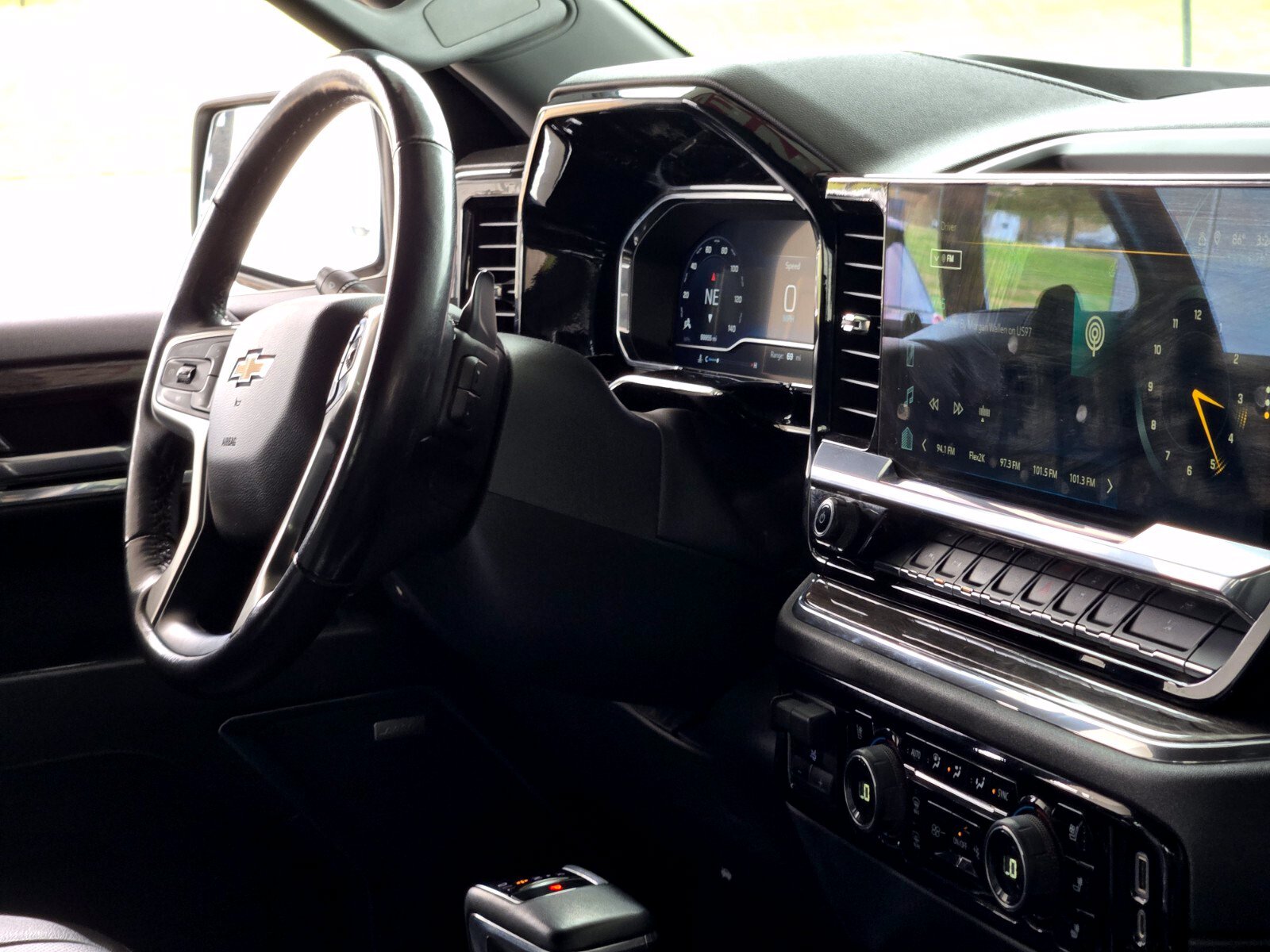 2023 Chevrolet Silverado 1500 LTZ - Photo 19