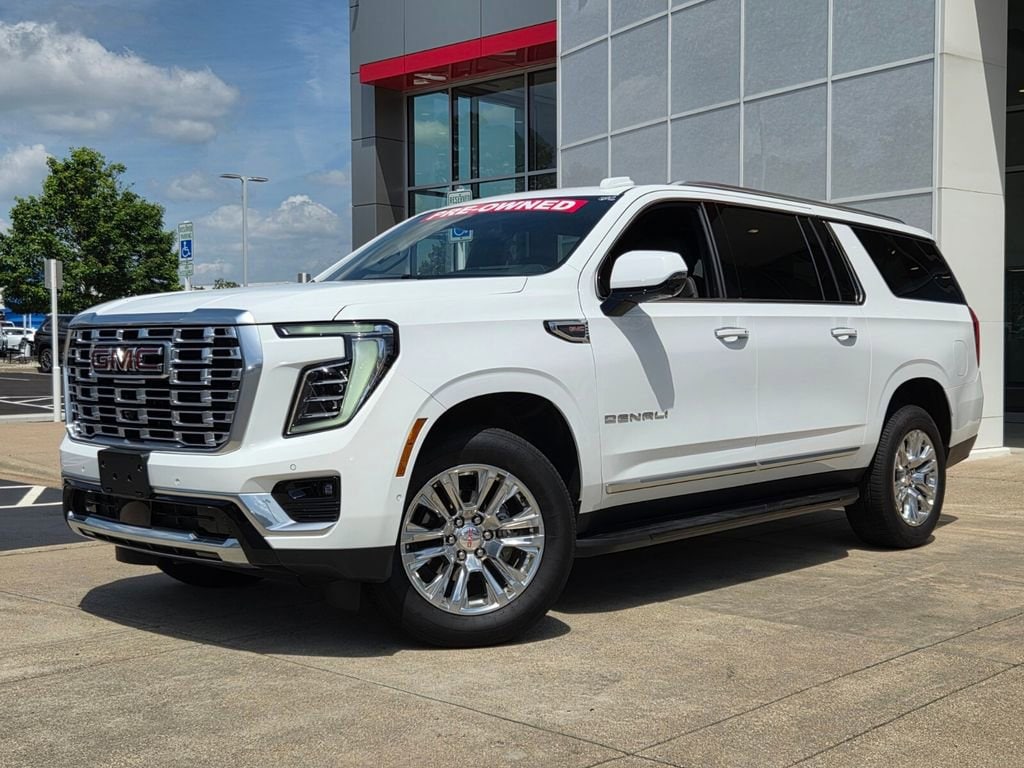 2025 GMC Yukon Denali AWD's photo