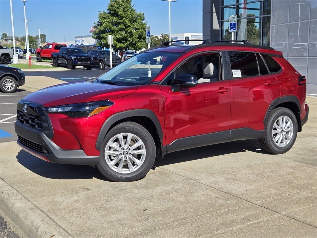 2026 Toyota Corolla Cross LE's photo