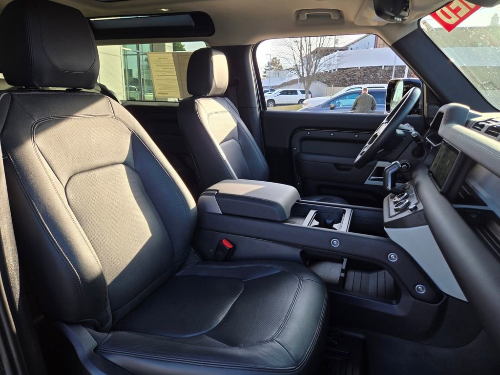 2024 Land Rover Defender S - Photo 20