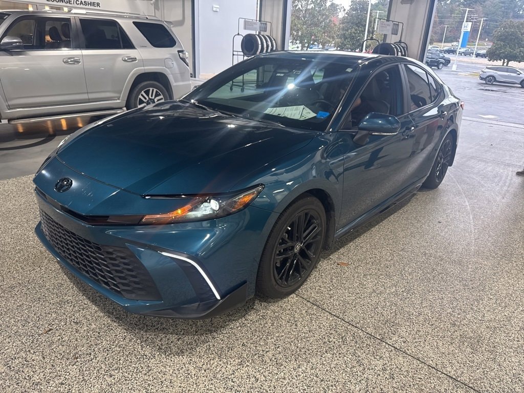 Used 2025 Toyota Camry SE Sedan
