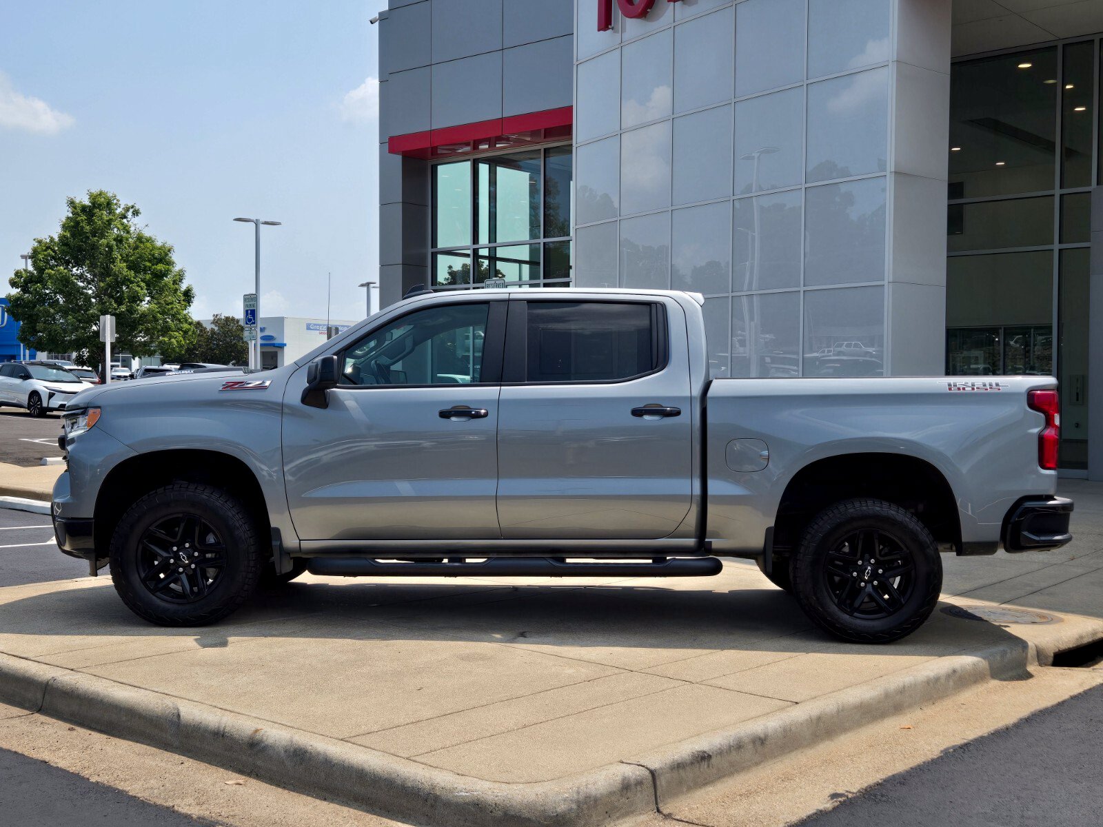 Used 2023 Chevrolet Silverado 1500 LT Trail Boss with VIN 3GCUDFE89PG311424 for sale in Little Rock