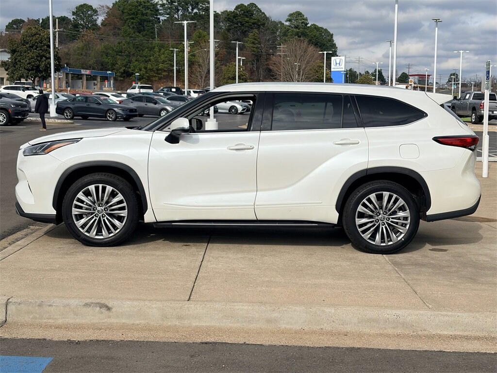 Used 2021 Toyota Highlander Platinum SUV