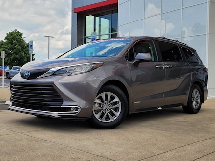 2021 Toyota Sienna XLE 7 Passenger Van 2021 Toyota Sienna XLE 7 Passenger Van