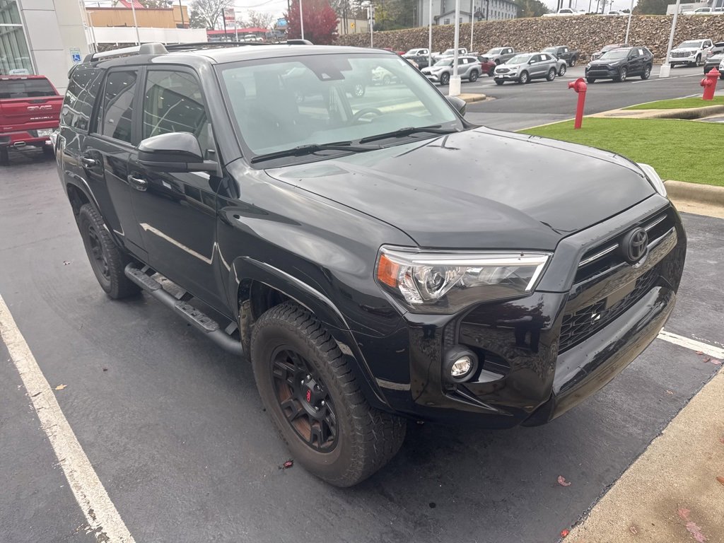 2022 Toyota 4Runner SR5 photo 2