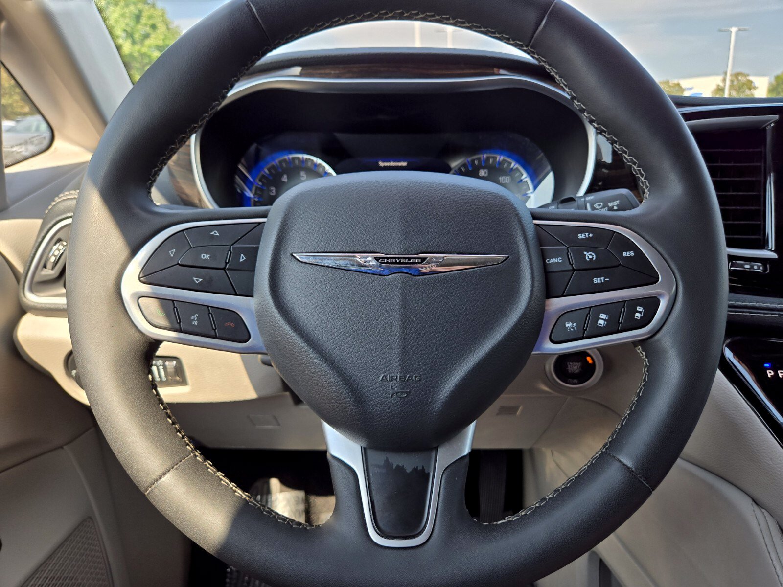 2024 Chrysler Pacifica Limited - Photo 30