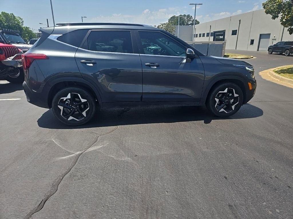 Used 2024 Kia Seltos EX SUV