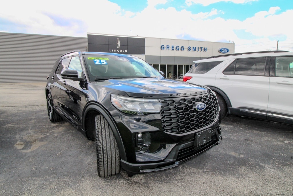 Used 2025 Ford Explorer ST-LINE with VIN 1FMUK8KH5SGA02331 for sale in Kansas City